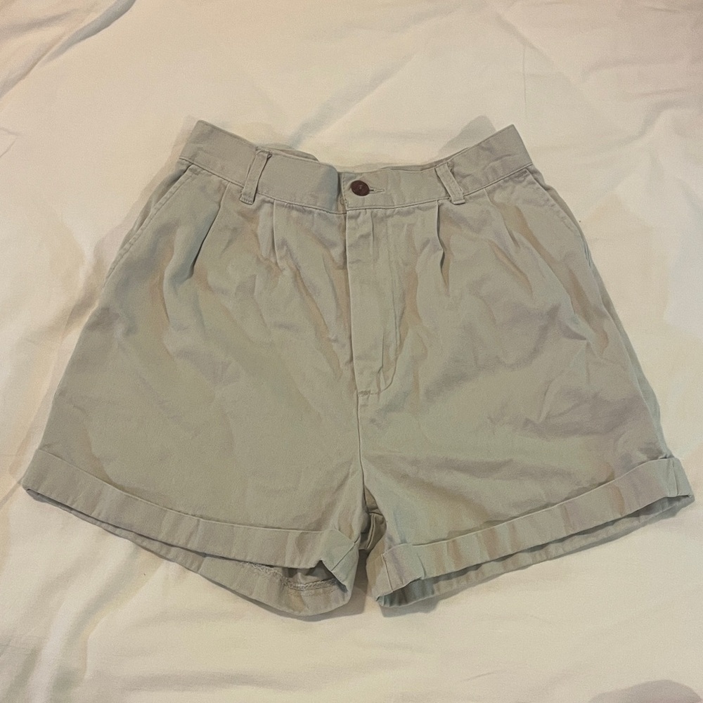 Laura Dern Tan safari Shorts